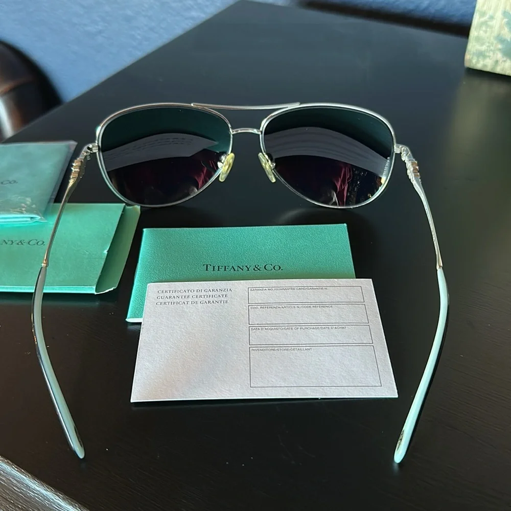 Tiffany Polarized Sunglasses - Picture 6 of 7